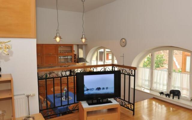 Apartment Anton Tour As