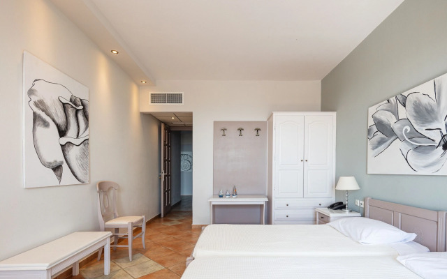 Kavuras Village Hotel & Suites