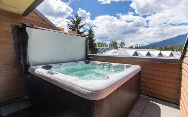 Whistler Blackcomb VR Hearthstone Lodge