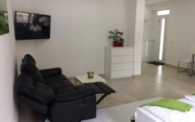 Studio Apartment Cindra