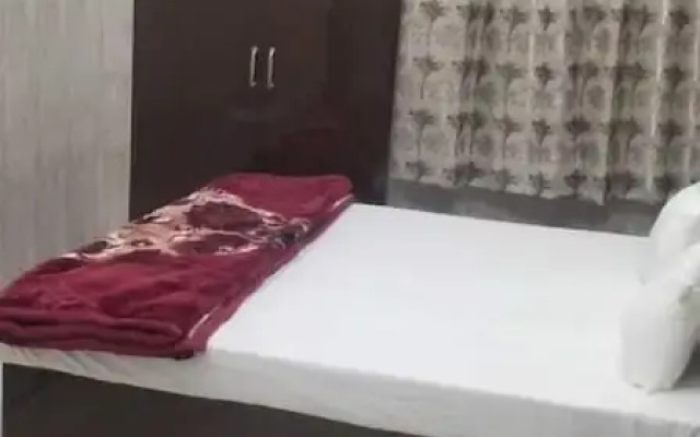 Virendra Palace Guest House