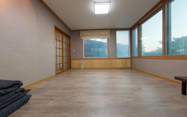 Boryeong Sook's Garden Pension