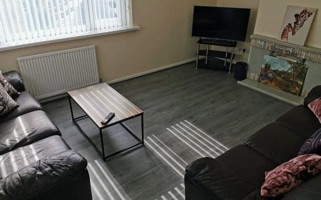 3bed Full House - Free Parking - Family Friendly!