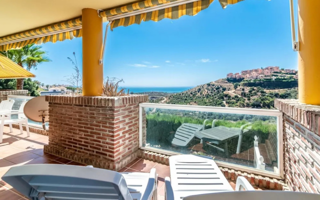 View Of The Sun Apartment With Pool