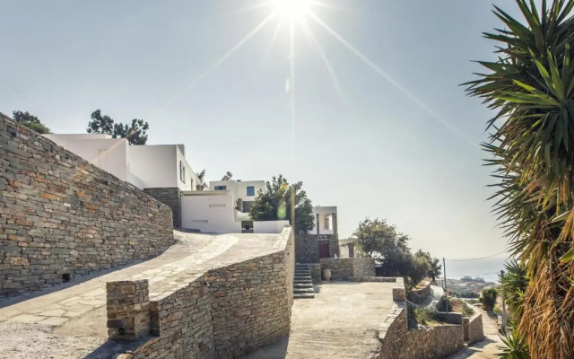 modern apartment with a sea view and swimming pool in Koundouros - фото 2