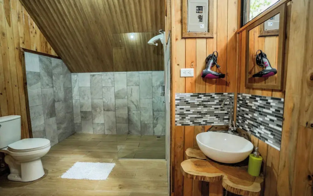 Tityra Lodge