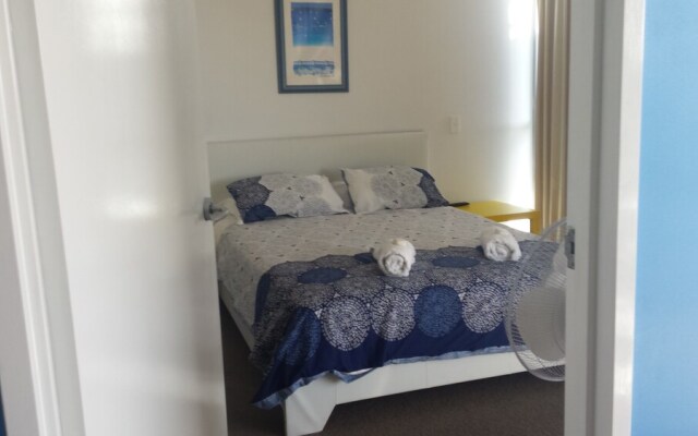Grand Hotel Apartments Gold Coast by owner