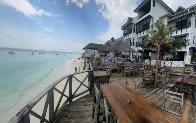 Langi Langi Beach Bungalows