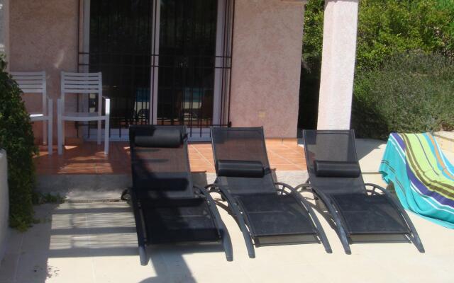 Gorgeous Villa in Bagnols-en-Foret with Swimming Pool