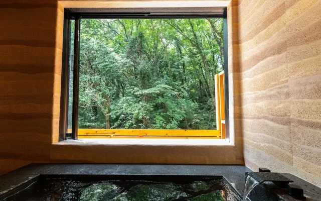 Yufuin Onsen Glaming Comorebi