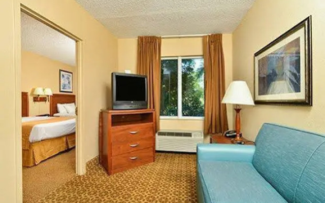 MainStay Suites