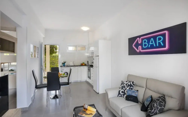 Ayios Elias Alice Suite
