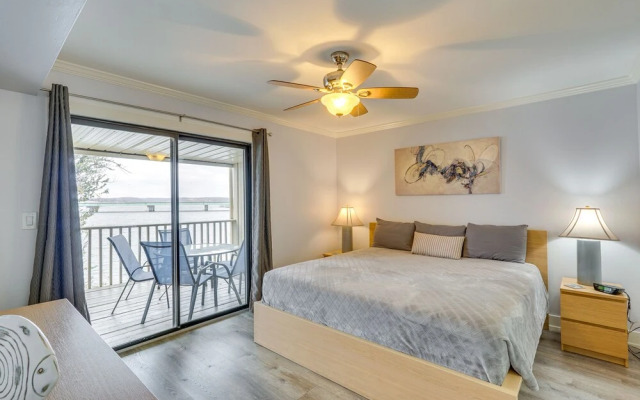 Lakefront Condo w/ Balcony in Osage Beach!
