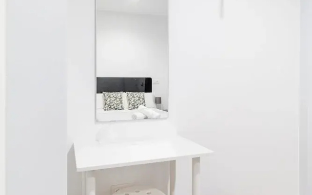 AYZ Princesa - Auto check-in property