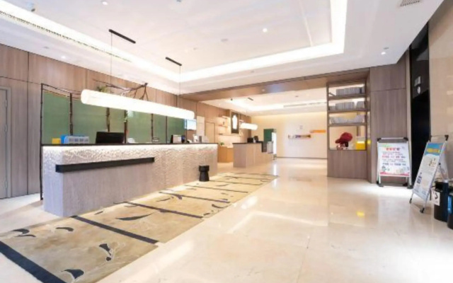 Four Seasons Qingteng Hotel (Ningbo South CBD Romon Universal City)