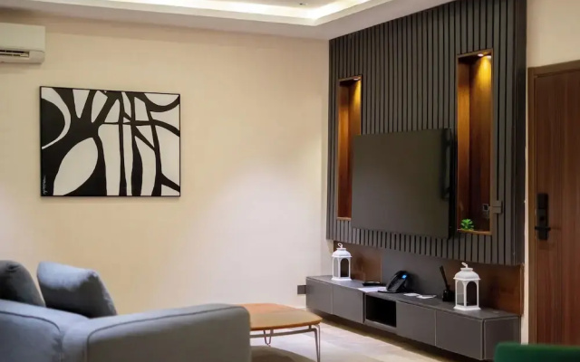 Greyfield Hotel And Apartments