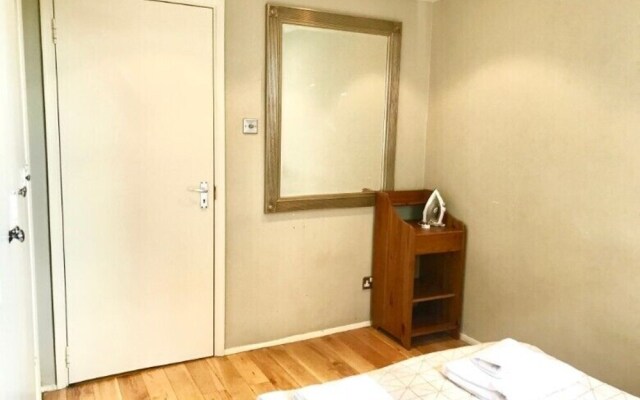 Beautiful & Bright Apartment Next To Museums