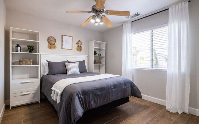 Gilbert Douglas 1 Bedroom Home by RedAwning