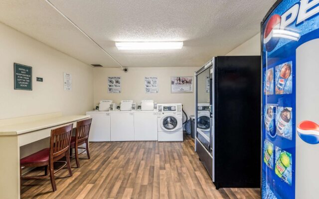 HomeTowne Studios Cincinnati - Sharonville