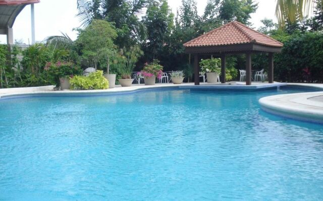 Oh Biz Premier at Leonia