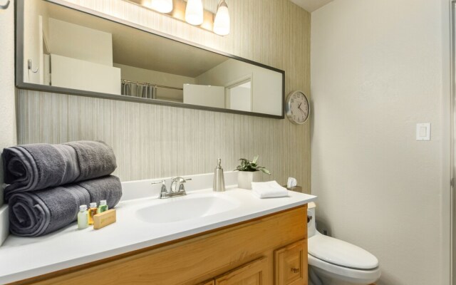 Lodge Townhouse 2 Bedroom Townhouse by Redawning