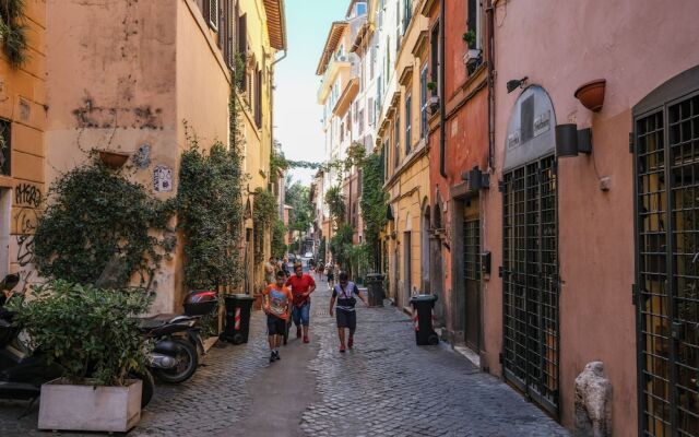 Charming Bright Penthouse in Trastevere