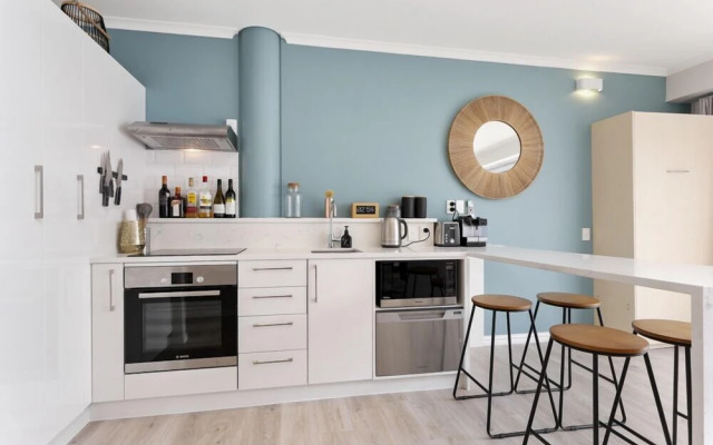 Zodiaks Princes Wharf 1 Bedroom Apartment