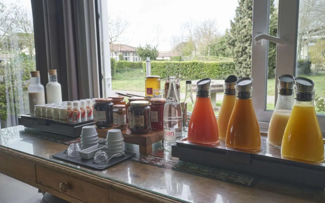 Le Canard Sur Le Toit