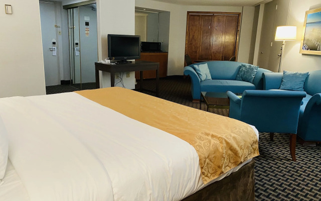 Ramada by Wyndham Belleville Harbourview Conference Centre