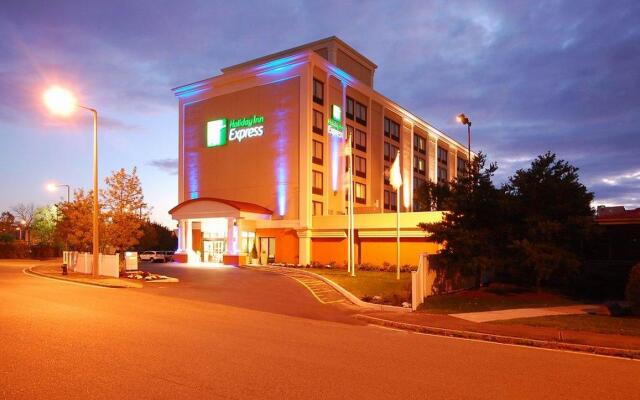 Holiday Inn Express Boston, an IHG Hotel