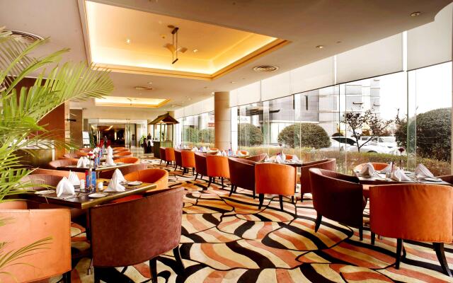 Howard Johnson Ginwa Plaza Hotel