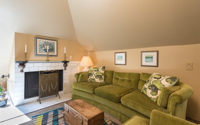 English Bay Inn Bed and Breakfast