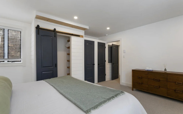 3094 Booth Falls Road 4 Bedroom Condo