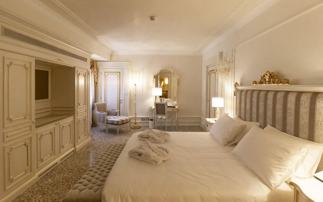 Cà Bonfadini Historic Experience Hotel Venice