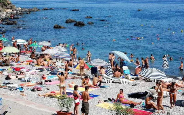 Cirucco Bay Hotel & Camping