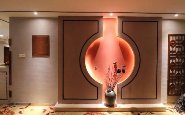 Junyue Baihe Theme Hotel