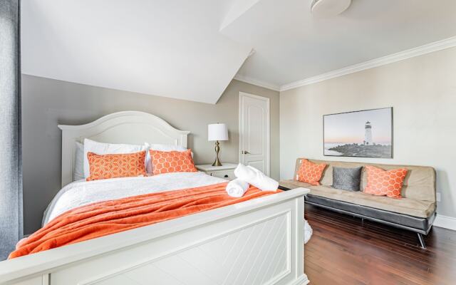 Luxury Villa - Mississauga Square One