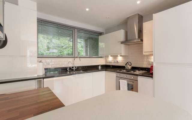 Chic 2 Bedroom Garden House in Dalston