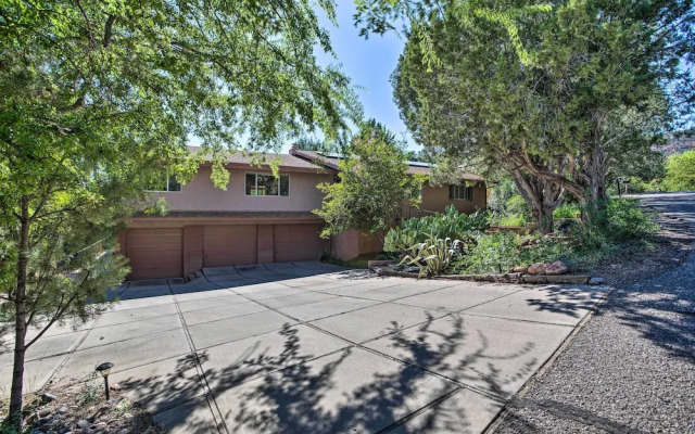 Swim Spa & Private Tavern: Sedona Hideaway!