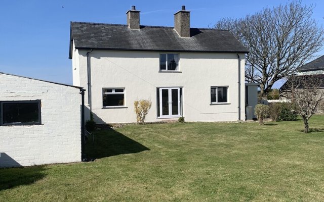Lovely Nefyn Detached House With sea Views