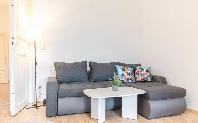 attractive 2BR Apt. Near AKH- Ideal for Longstays