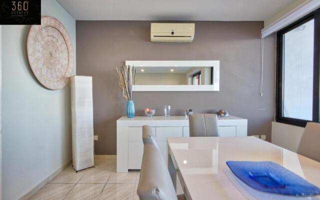 Sliema Seafront 3BR - opposite Beach - AC & Wifi by 360 Estates