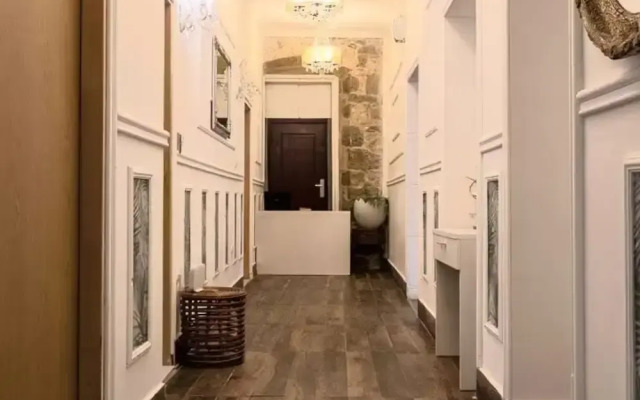 Silver Gate Rooms-diocletian's Palace