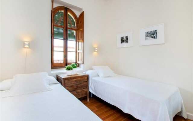 Cozy & Bright 2 Bd Apartment, Plaza de la Maestranza
