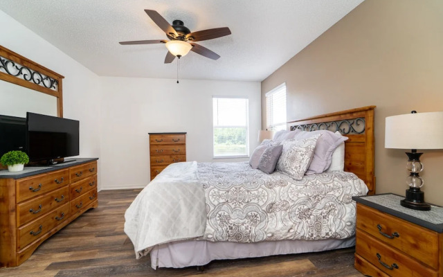 87631 Games Room+2-masters+hottub+water View!