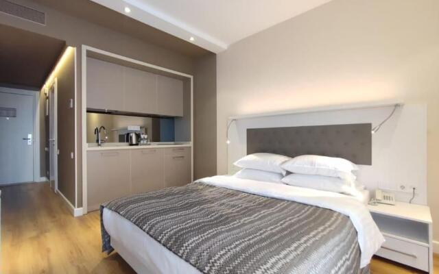 Leo Group Luxury Apartment 09-15 Alliance Palace