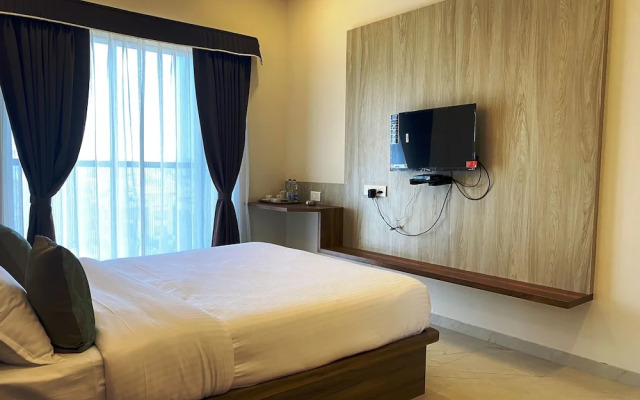 The Grand Sarovar Inn and Suites