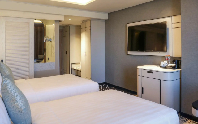 Movenpick Surabaya City