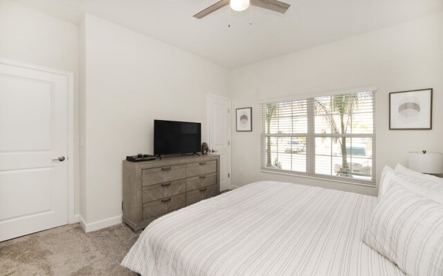 4 Bedroom Storey Lake Vacation Home