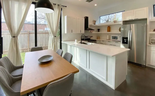 Modern Home Near the University of Texas